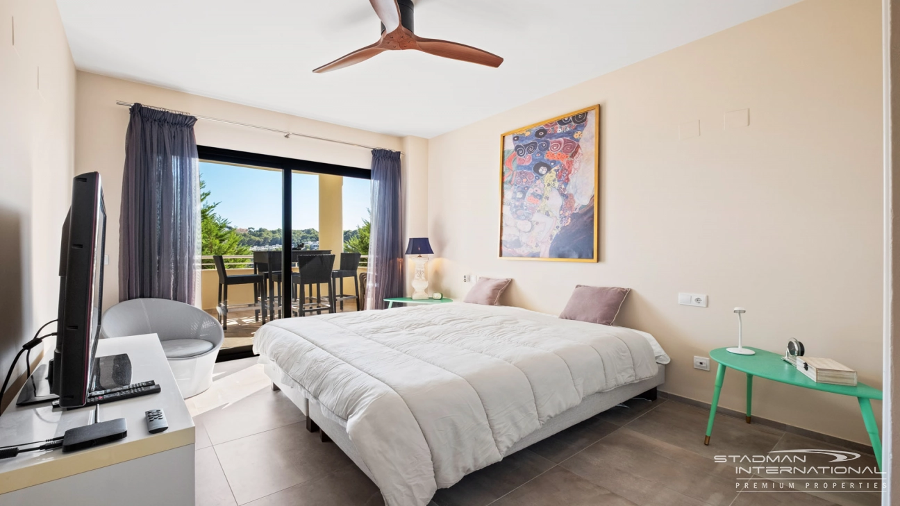 Corner Apartment with Spacious Terrace and Sea Views 