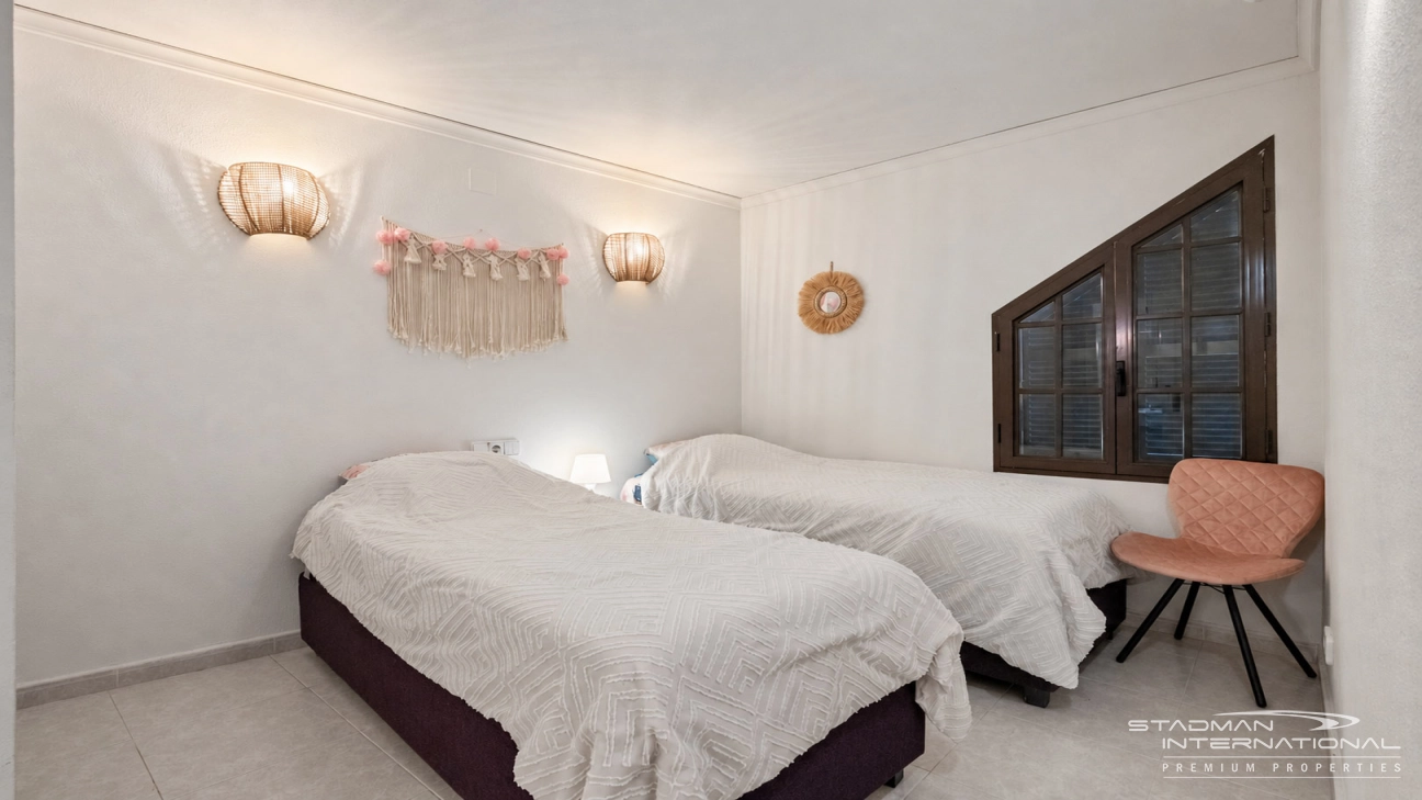 Spacieux Appartement Duplex à Proximité de la Plage et du Port 