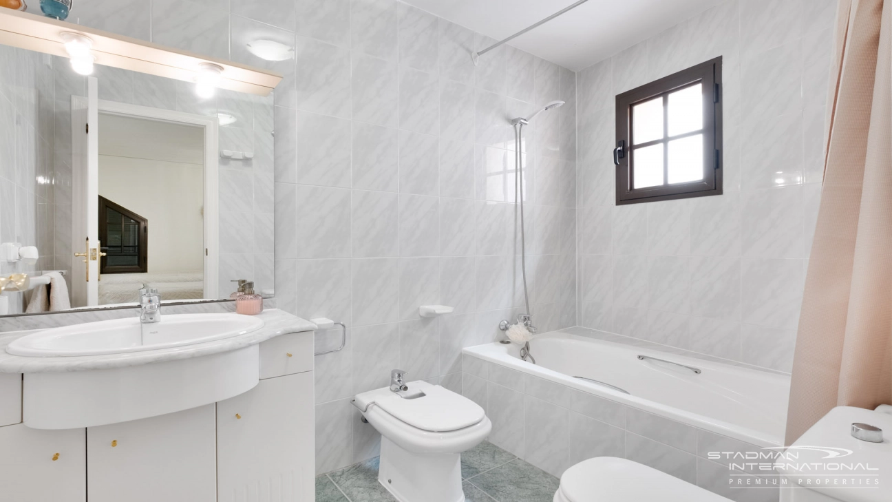 Spacieux Appartement Duplex à Proximité de la Plage et du Port 