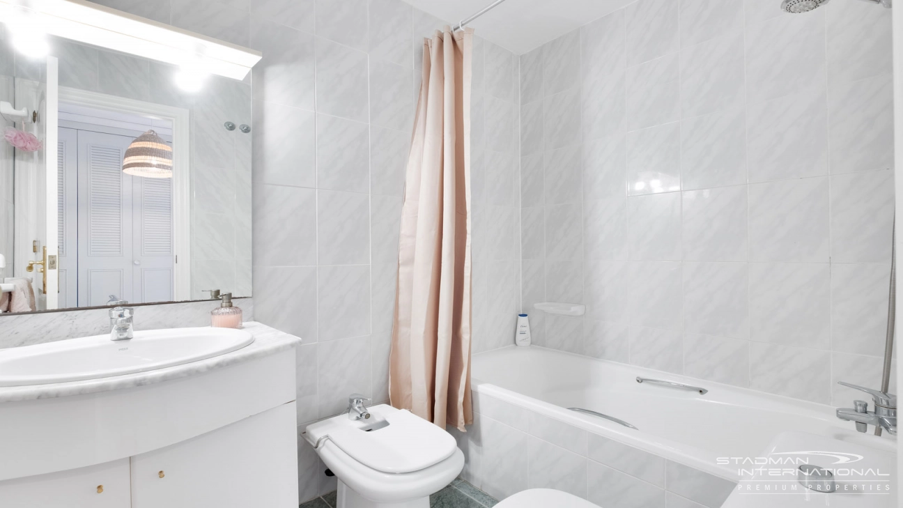 Spacieux Appartement Duplex à Proximité de la Plage et du Port 