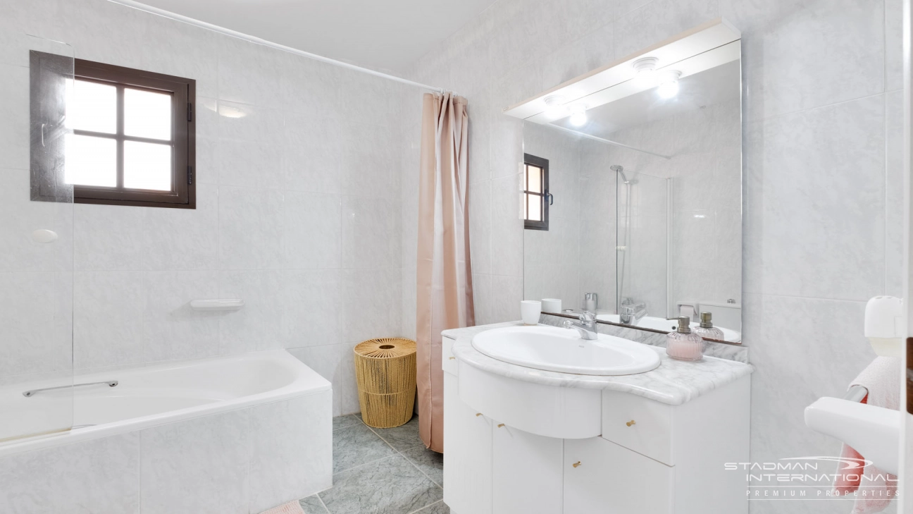 Spacieux Appartement Duplex à Proximité de la Plage et du Port 
