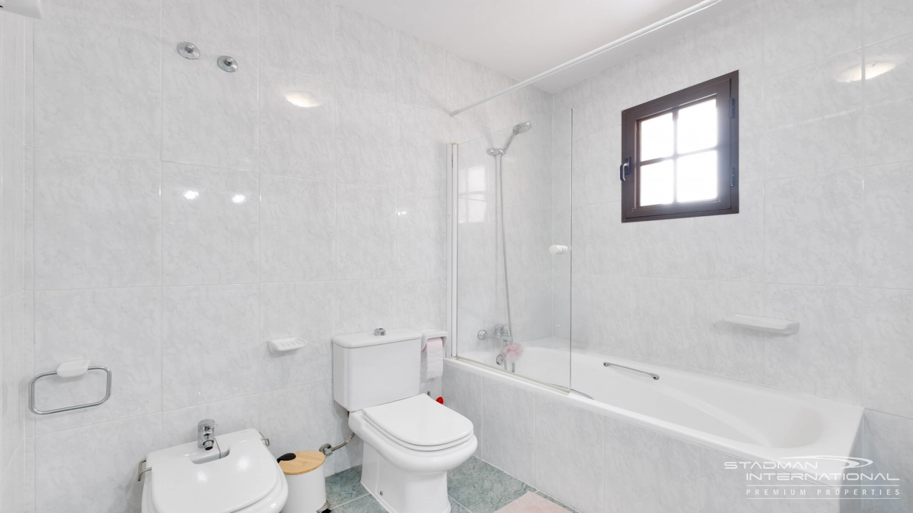 Spacieux Appartement Duplex à Proximité de la Plage et du Port 