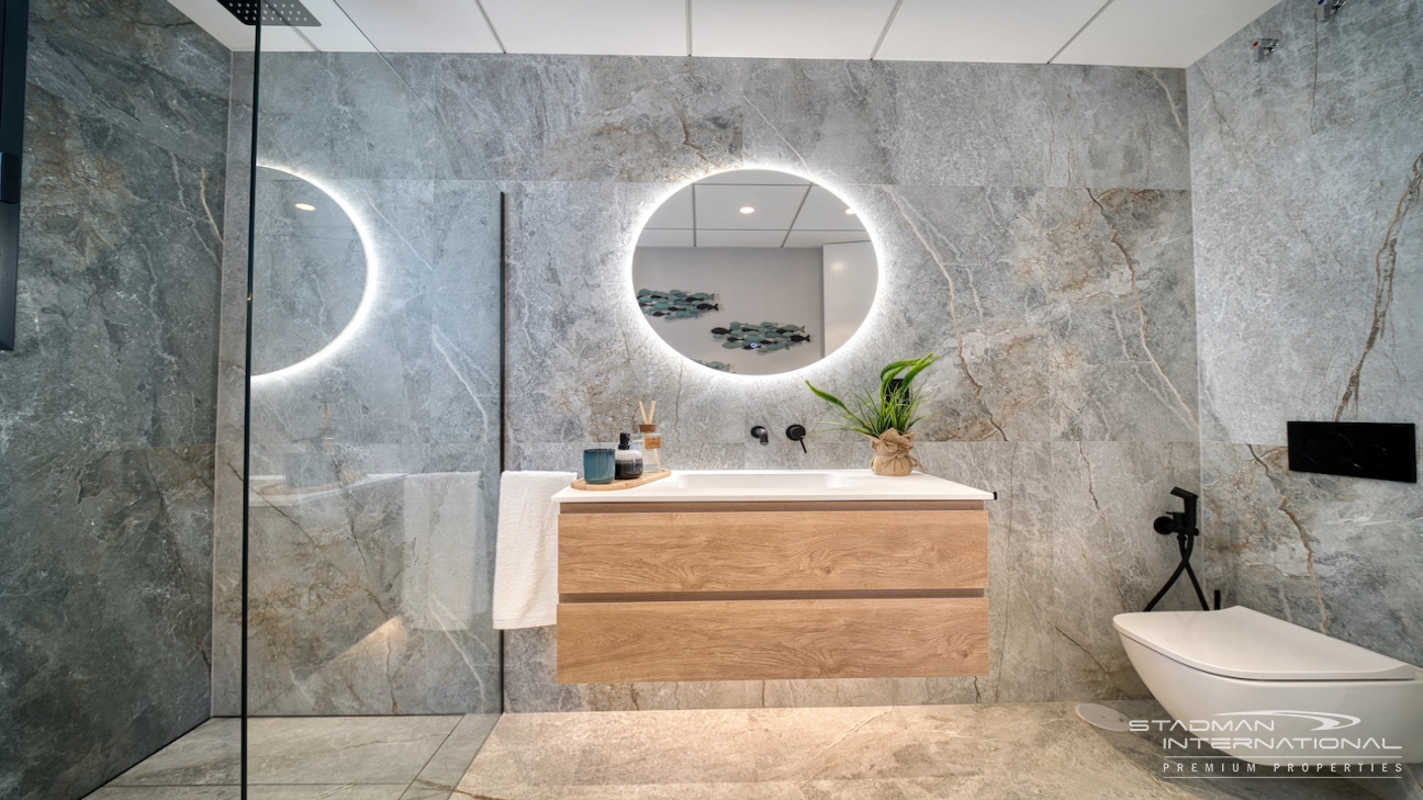 Modern Villa on a Flat Plot in a Central Location Near Altea