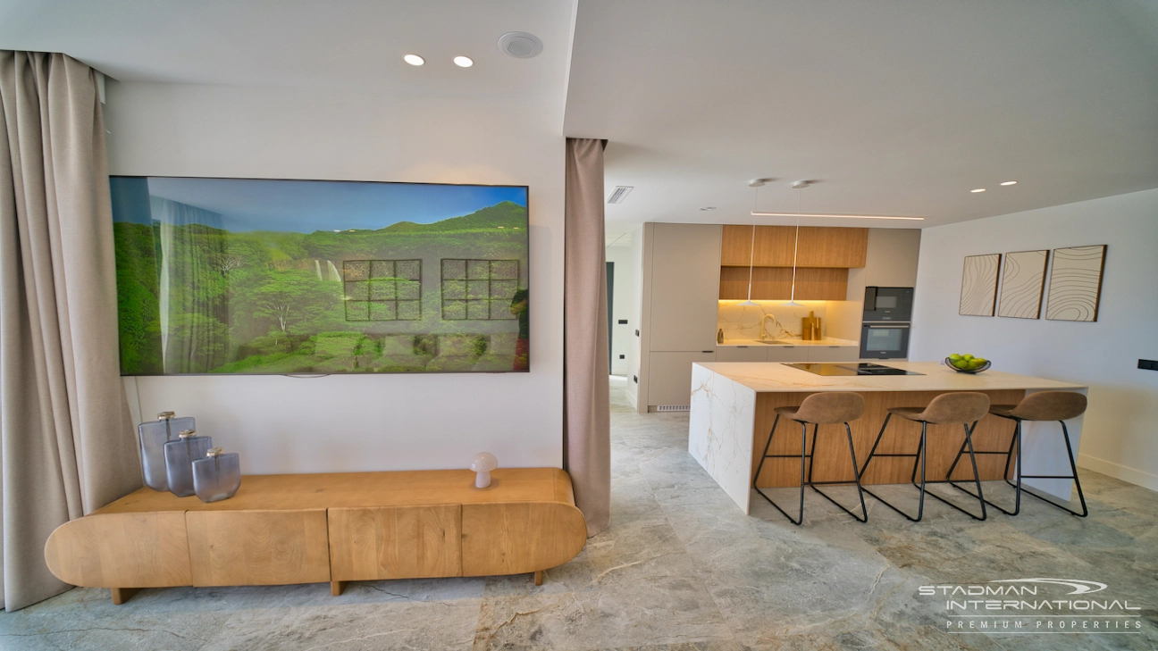 Modern Villa on a Flat Plot in a Central Location Near Altea
