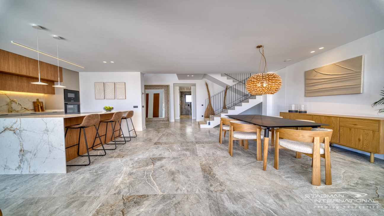 Modern Villa on a Flat Plot in a Central Location Near Altea