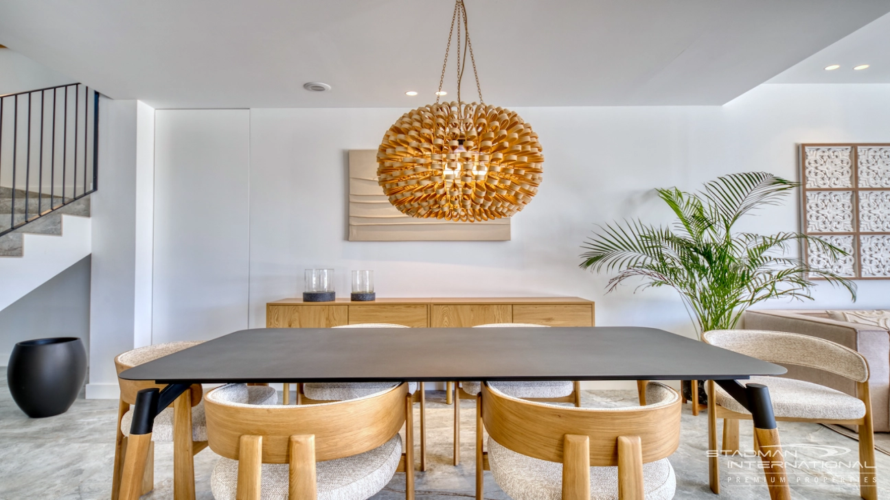 Modern Villa on a Flat Plot in a Central Location Near Altea