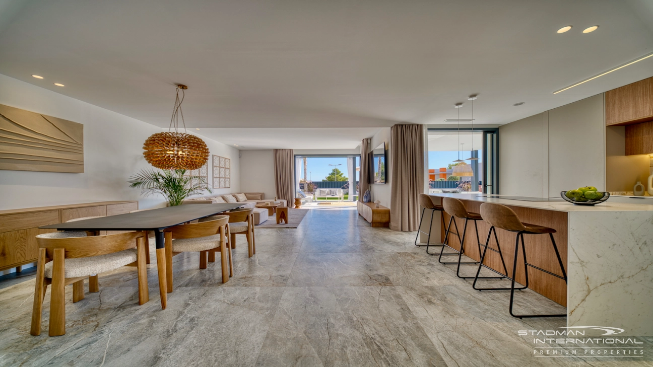 Modern Villa on a Flat Plot in a Central Location Near Altea
