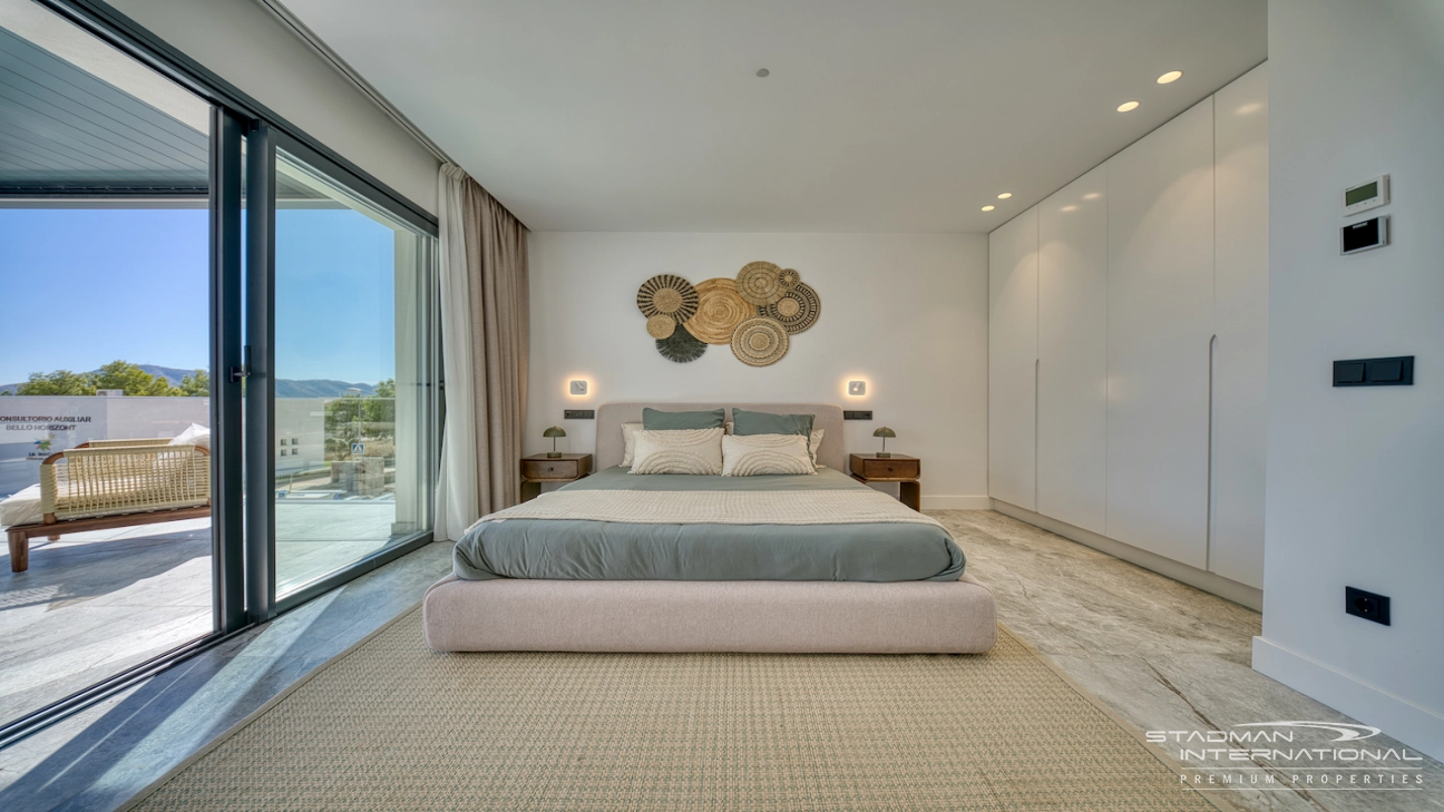 Modern Villa on a Flat Plot in a Central Location Near Altea