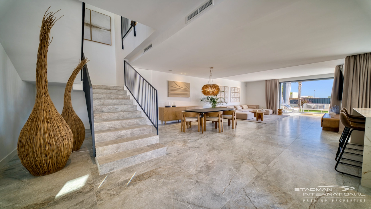 Modern Villa on a Flat Plot in a Central Location Near Altea