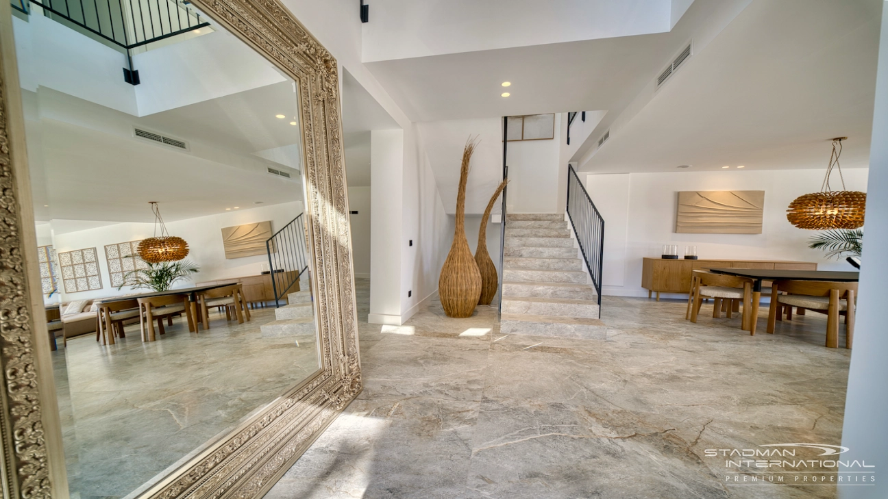 Modern Villa on a Flat Plot in a Central Location Near Altea