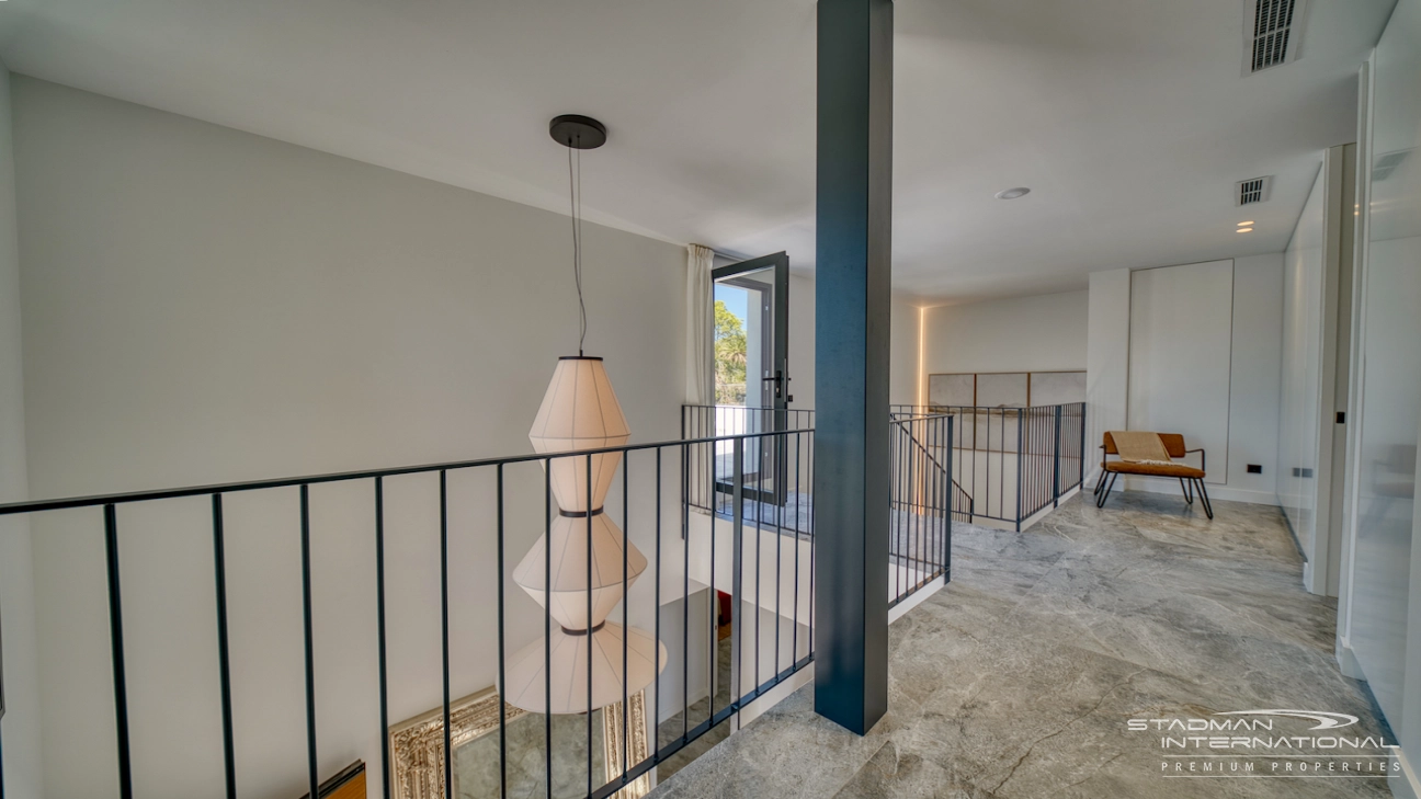 Modern Villa on a Flat Plot in a Central Location Near Altea