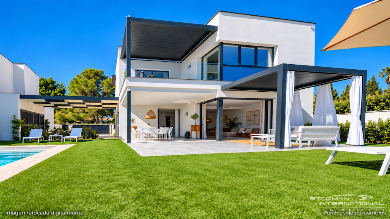 Modern Villa on a Flat Plot in a Central Location Near Altea