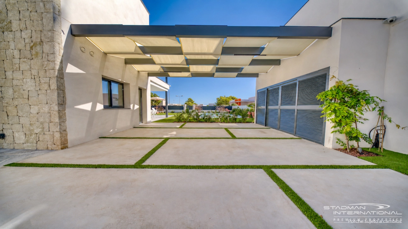 Modern Villa on a Flat Plot in a Central Location Near Altea
