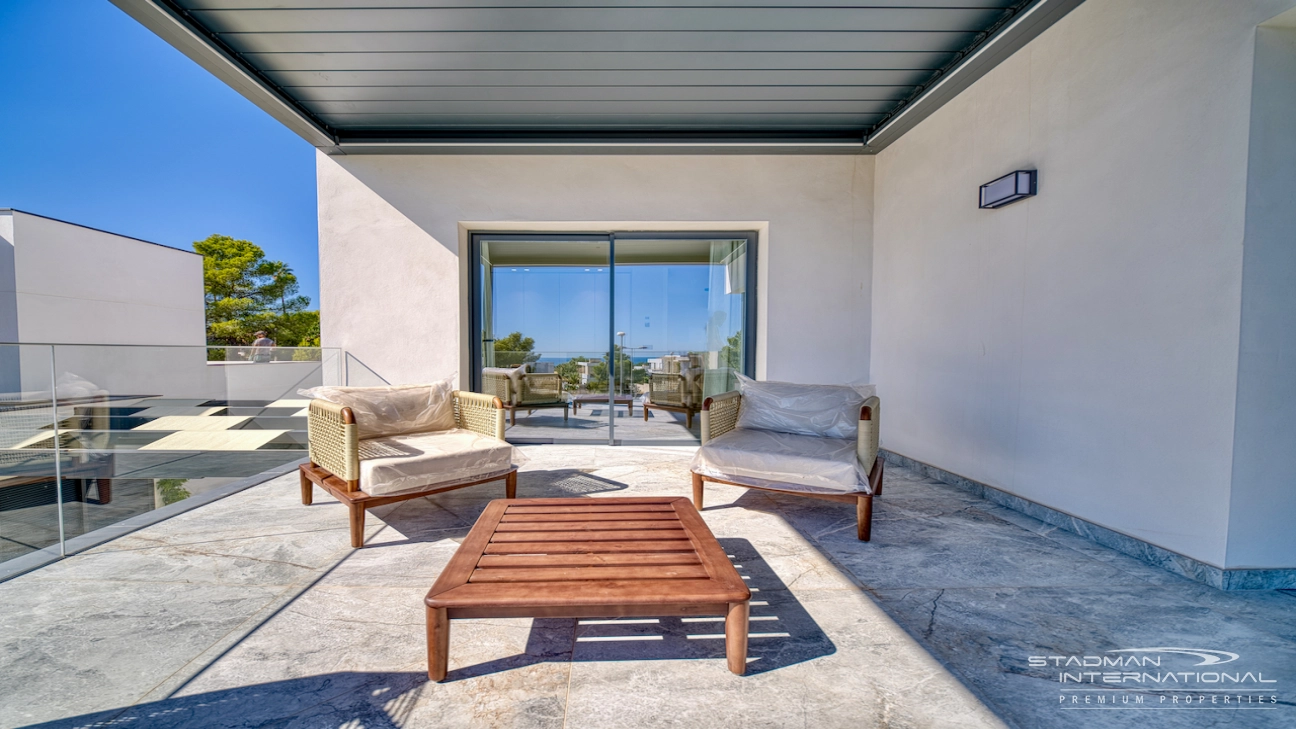 Modern Villa on a Flat Plot in a Central Location Near Altea