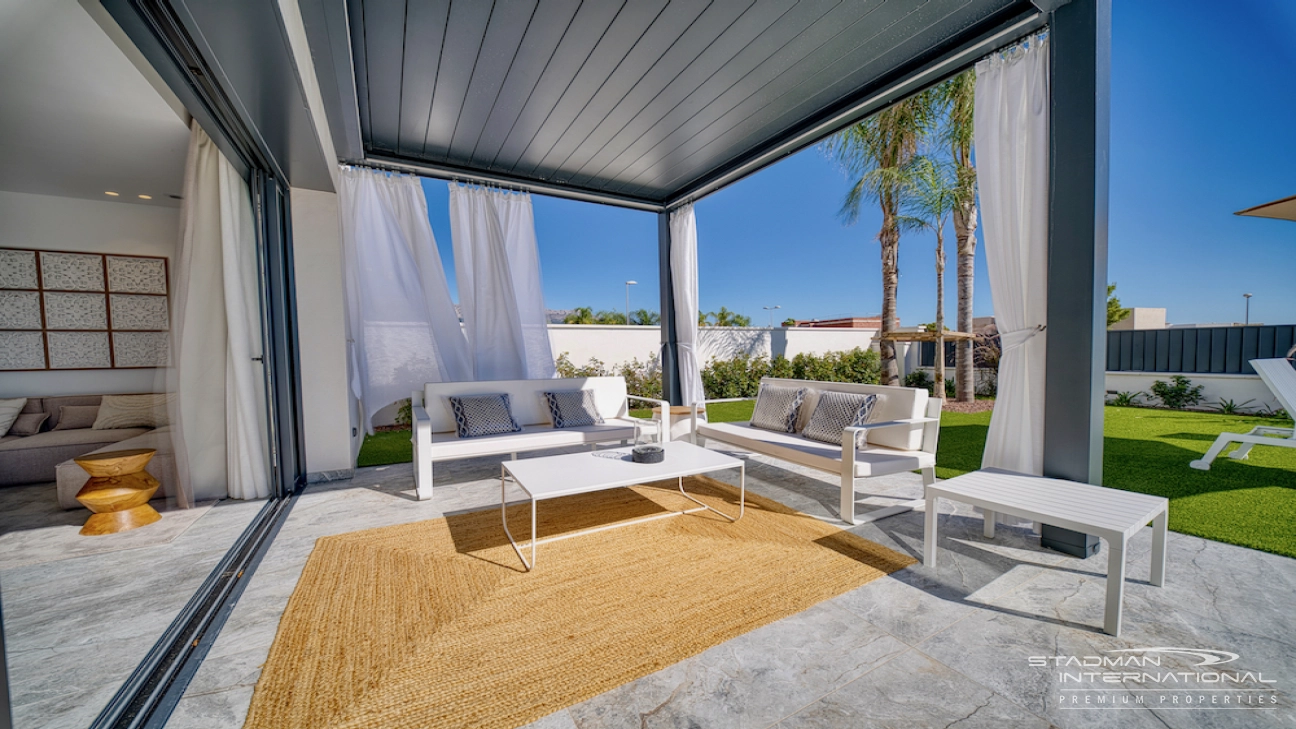 Modern Villa on a Flat Plot in a Central Location Near Altea