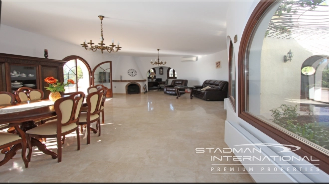 Stunning Moorish Style Villa with a Modern Interior and a Large Private Plot
