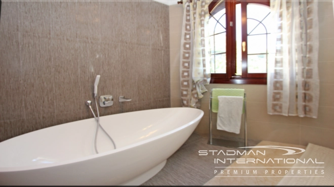 Stunning Moorish Style Villa with a Modern Interior and a Large Private Plot