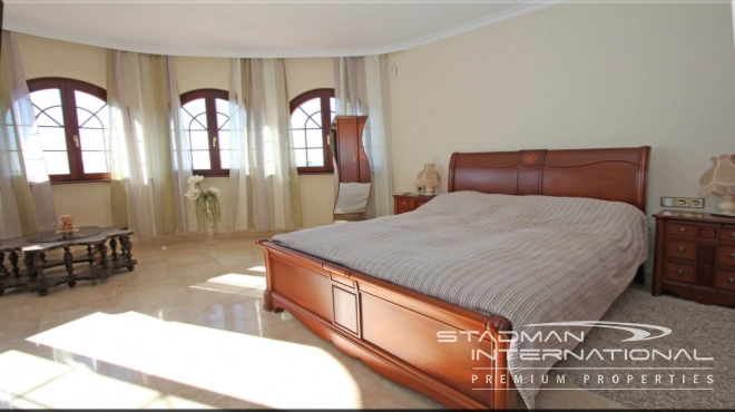 Stunning Moorish Style Villa with a Modern Interior and a Large Private Plot