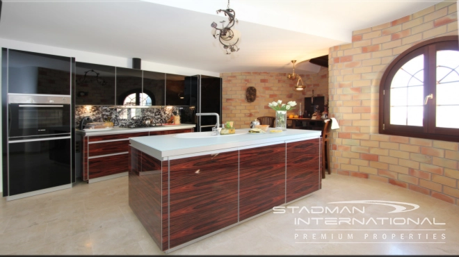 Stunning Moorish Style Villa with a Modern Interior and a Large Private Plot