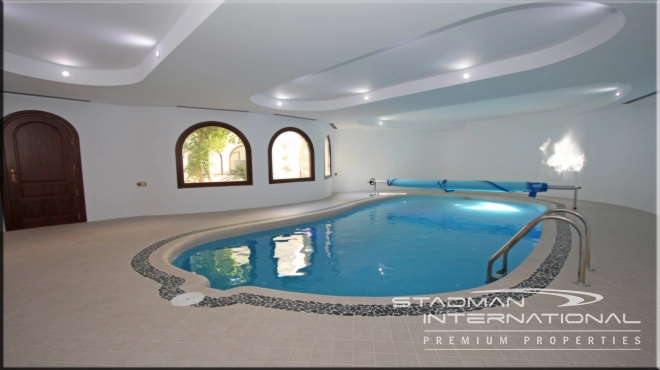 Stunning Moorish Style Villa with a Modern Interior and a Large Private Plot