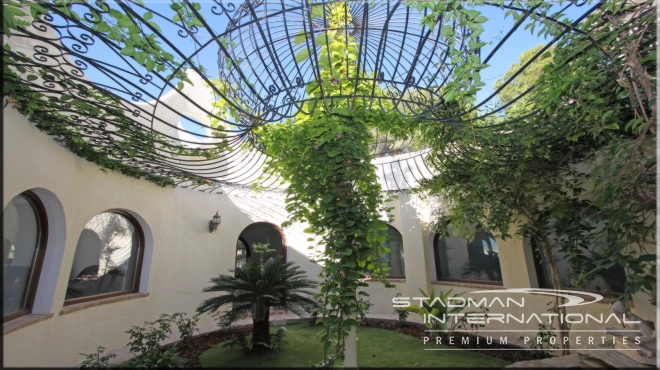 Stunning Moorish Style Villa with a Modern Interior and a Large Private Plot