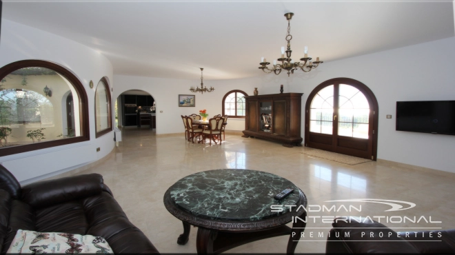 Stunning Moorish Style Villa with a Modern Interior and a Large Private Plot