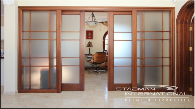 Stunning Moorish Style Villa with a Modern Interior and a Large Private Plot