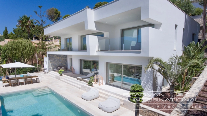 Beautiful Modern Villa Directly Overlooking Don Cayo Golf Course in Altea La Vella