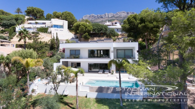 Beautiful Modern Villa Directly Overlooking Don Cayo Golf Course in Altea La Vella