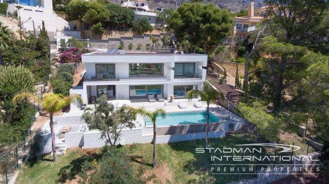 Beautiful Modern Villa Directly Overlooking Don Cayo Golf Course in Altea La Vella