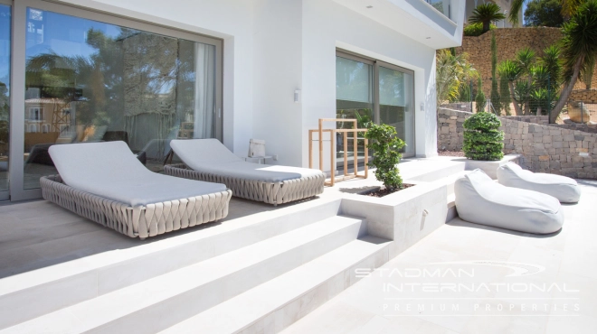 Beautiful Modern Villa Directly Overlooking Don Cayo Golf Course in Altea La Vella