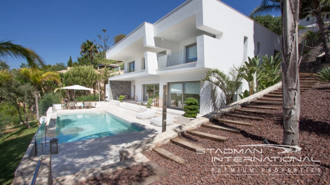 Beautiful Modern Villa Directly Overlooking Don Cayo Golf Course in Altea La Vella