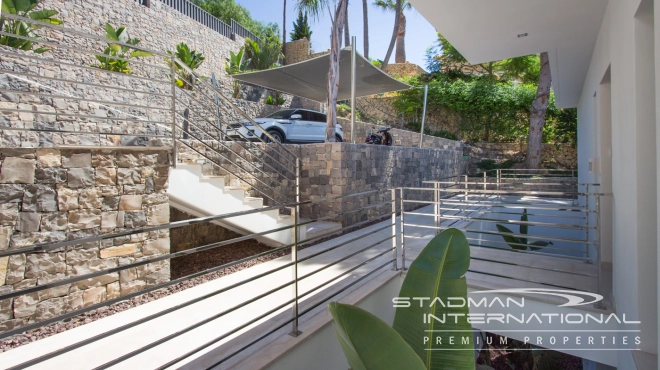 Beautiful Modern Villa Directly Overlooking Don Cayo Golf Course in Altea La Vella