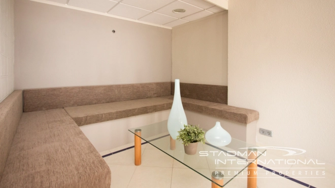 Große Gewerbeimmobilie an der Hauptstraße von La Olla, Altea