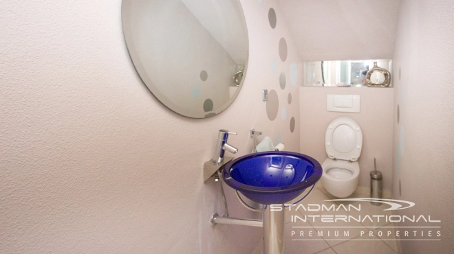 Große Gewerbeimmobilie an der Hauptstraße von La Olla, Altea