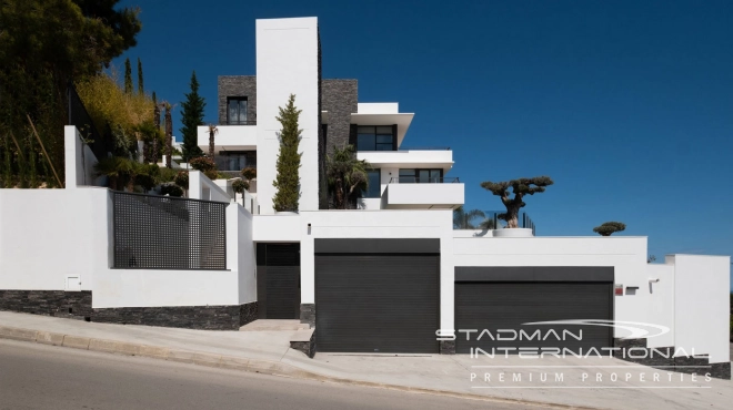 Modern Masterpiece on Don Cayo Golf with Spectacular Panoramic Views