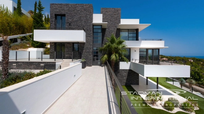Modern Masterpiece on Don Cayo Golf with Spectacular Panoramic Views