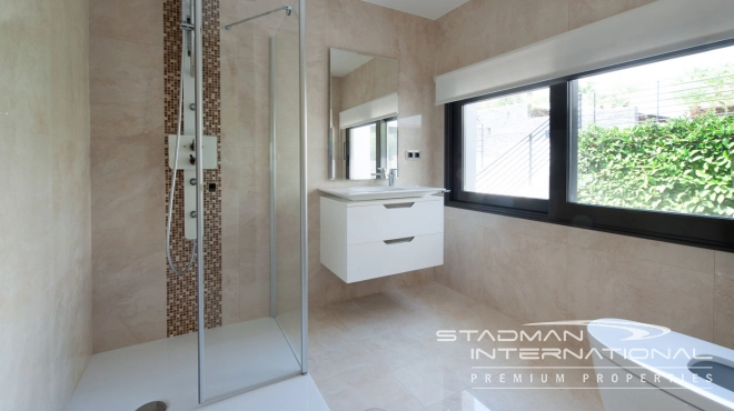 Modern Masterpiece on Don Cayo Golf with Spectacular Panoramic Views