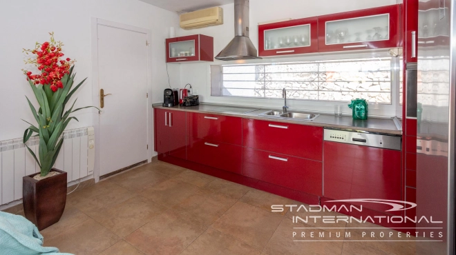 South Facing Villa with Indoor Pool in Altea La Vella
