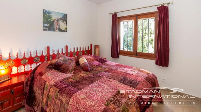 South Facing Villa with Indoor Pool in Altea La Vella
