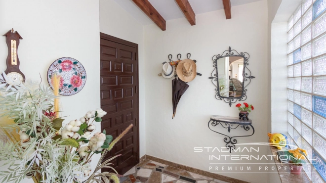 South Facing Villa with Indoor Pool in Altea La Vella
