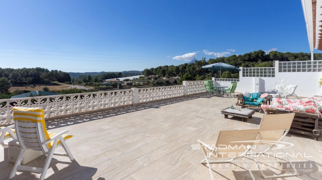 South Facing Villa with Indoor Pool in Altea La Vella
