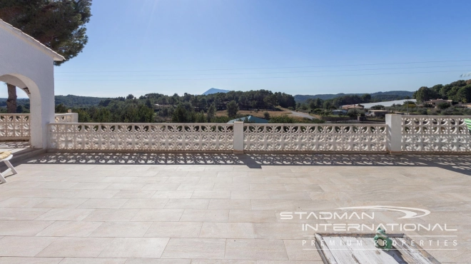 South Facing Villa with Indoor Pool in Altea La Vella
