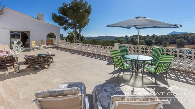 South Facing Villa with Indoor Pool in Altea La Vella
