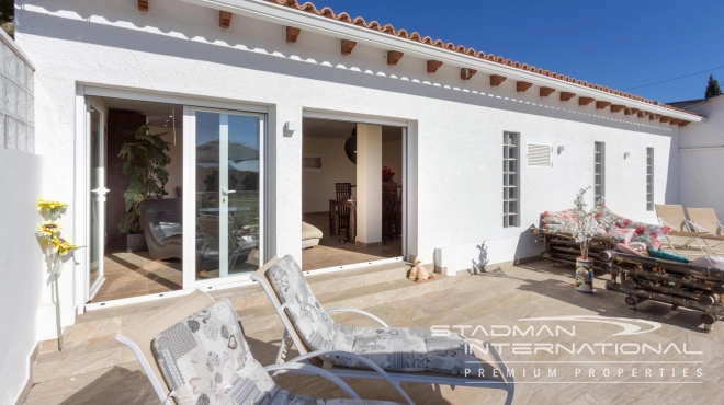 South Facing Villa with Indoor Pool in Altea La Vella
