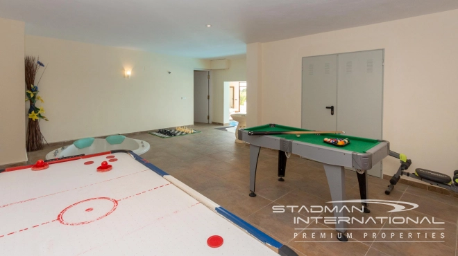 South Facing Villa with Indoor Pool in Altea La Vella
