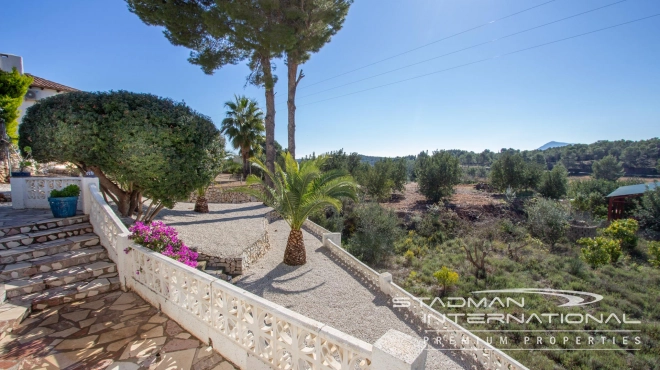 South Facing Villa with Indoor Pool in Altea La Vella
