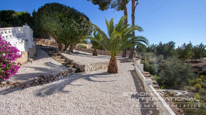 South Facing Villa with Indoor Pool in Altea La Vella
