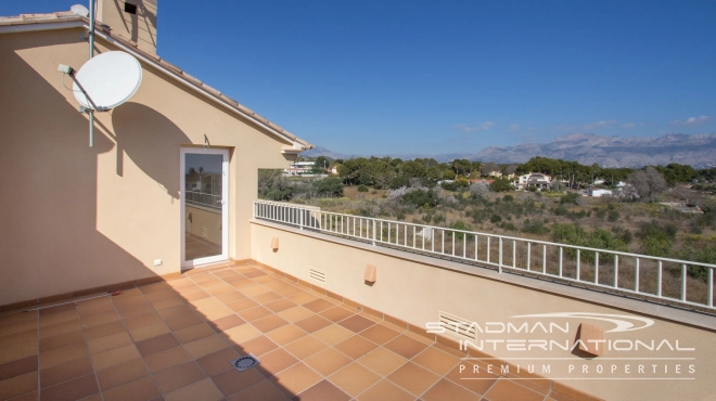 Quality Luxury Villa Near the Center of Alfaz del Pi