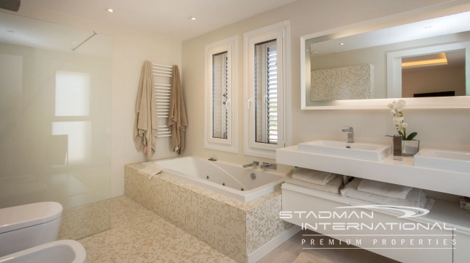 Quality Luxury Villa Near the Center of Alfaz del Pi